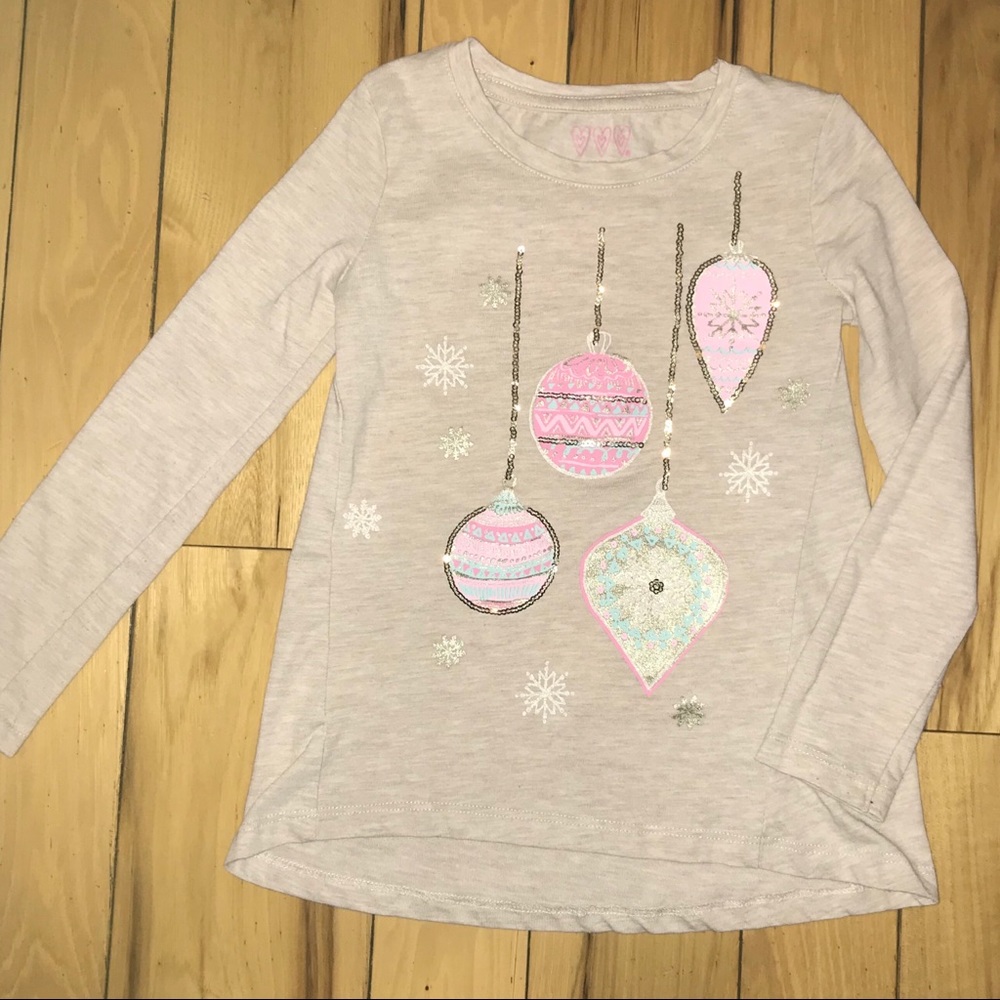 🌷5/$13 Christmas Ornament Tee